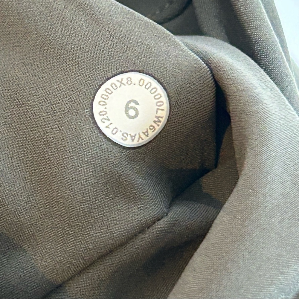 Lululemon Noir Crop Pants Grey Sage Size 6 - Picture 12 of 12